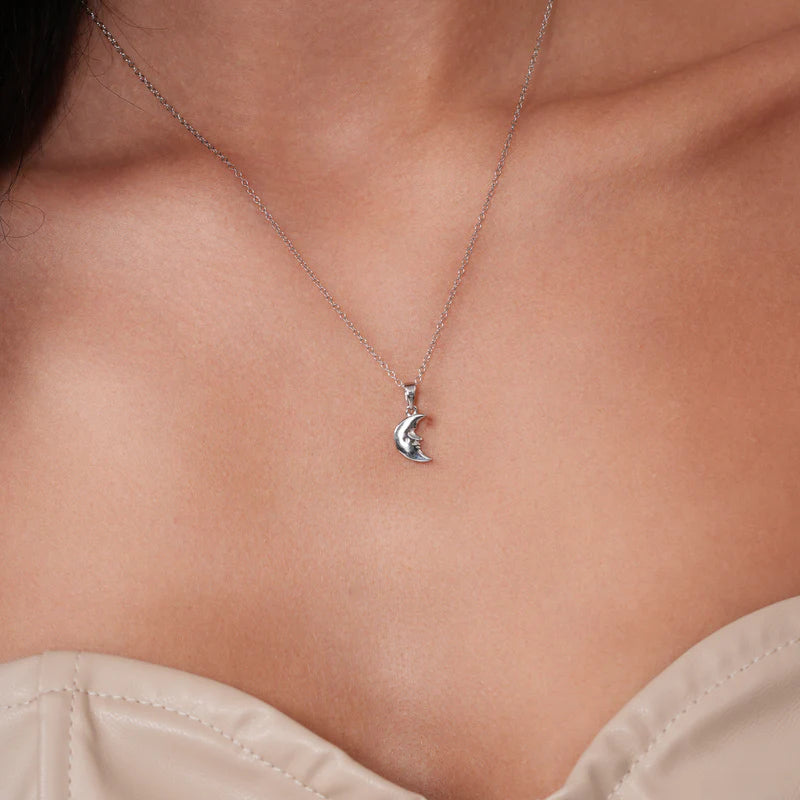 925 Sterling Silver 7.2mm x 9.9mm Moon Face Adjustable Pendant Necklace