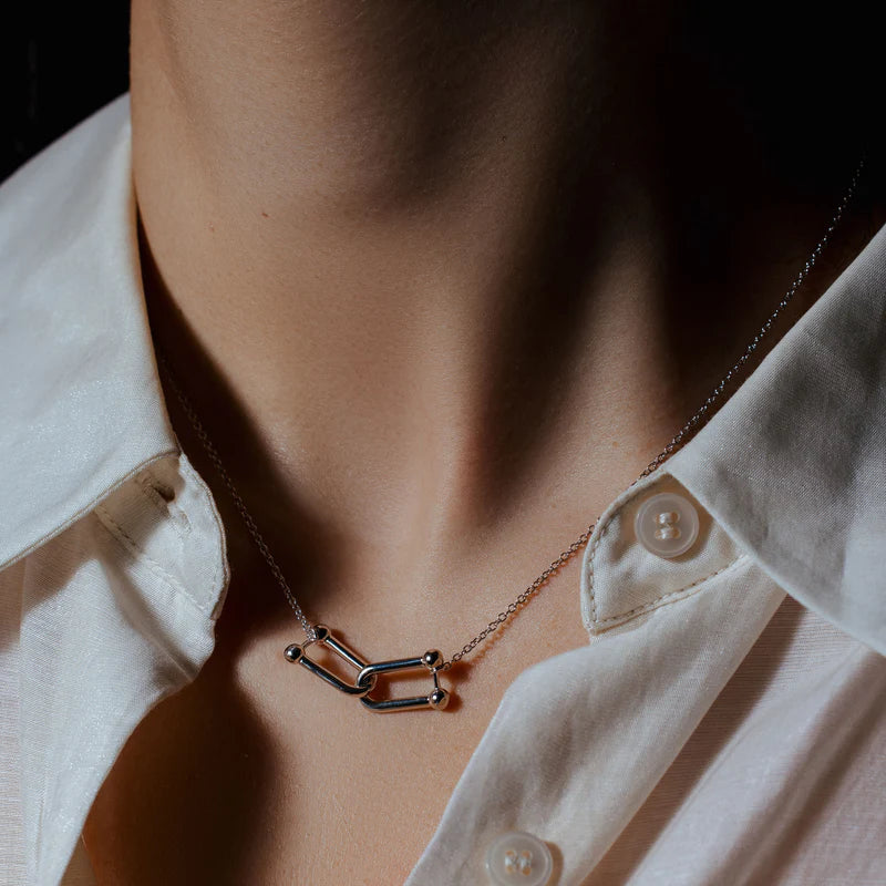 925 Sterling Silver Locking Design Necklace