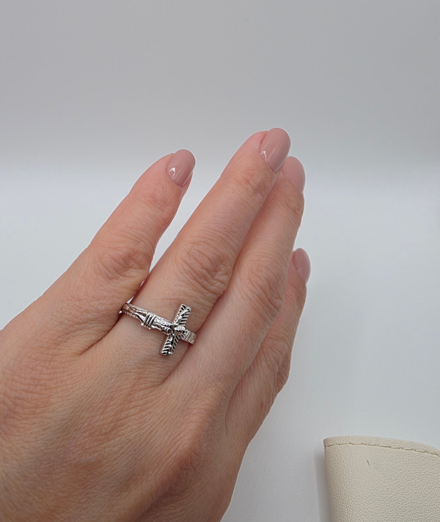 925 Sterling Silver Cross Jesus Christ 2.6mm Ring